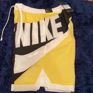 NIKE men’s shorts size XL